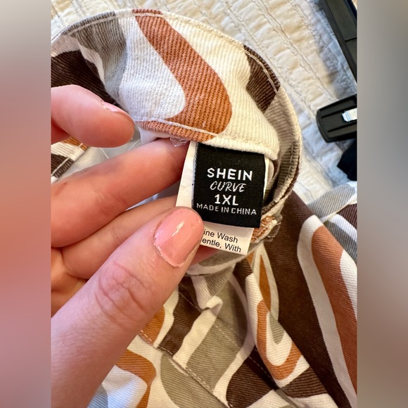 Shein Groovy Patterned Shorts - Picture 7 of 8